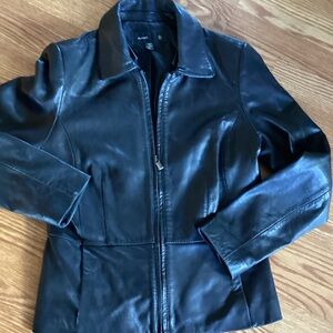 Avanti Women's Sleek Black Leather Jacket